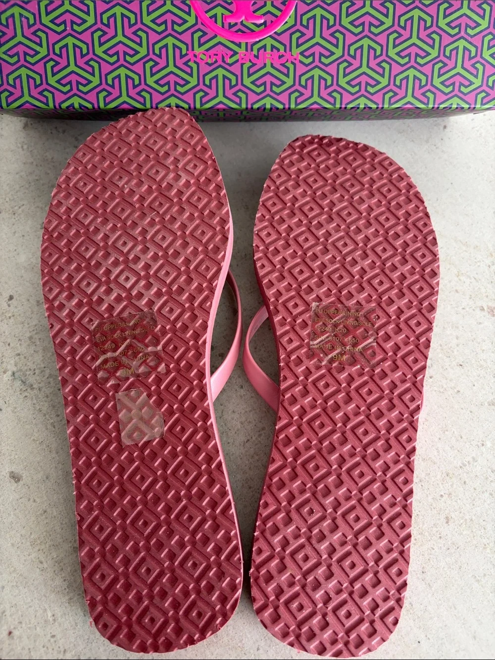 NEW Tory Burch Pink Caning Logo Geo 650 Flip Flops Size 9 - Picture 5 of 10